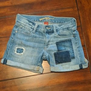 Arizona shorts with patches